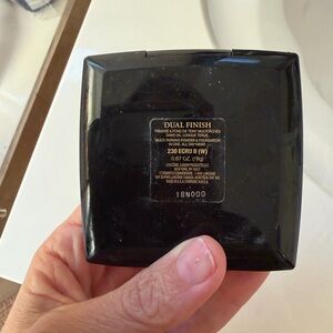 Lancome Dual Finish Multi-Tasking Powder Foundation - Ecru